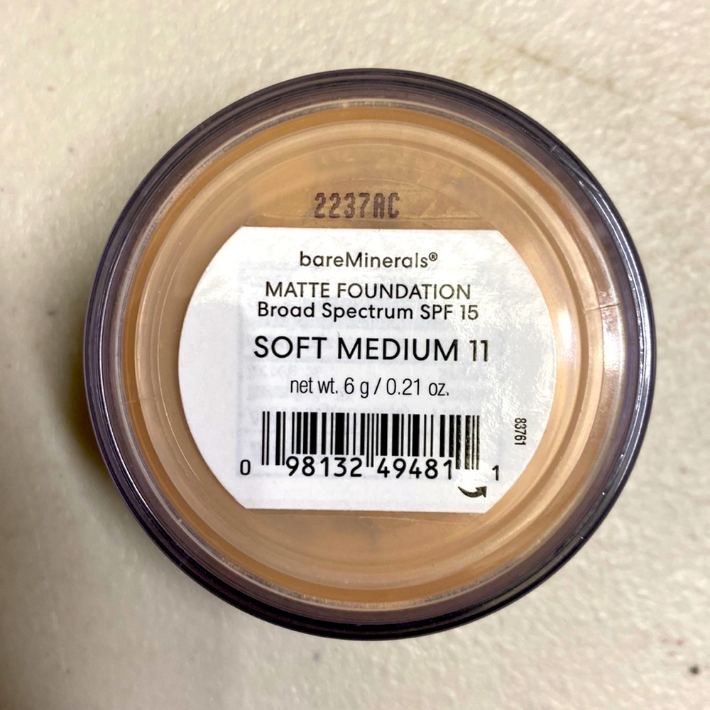 bare Minerals Matte Foundation Broad Spectrum SPF15 SOFT MEDIUM 11